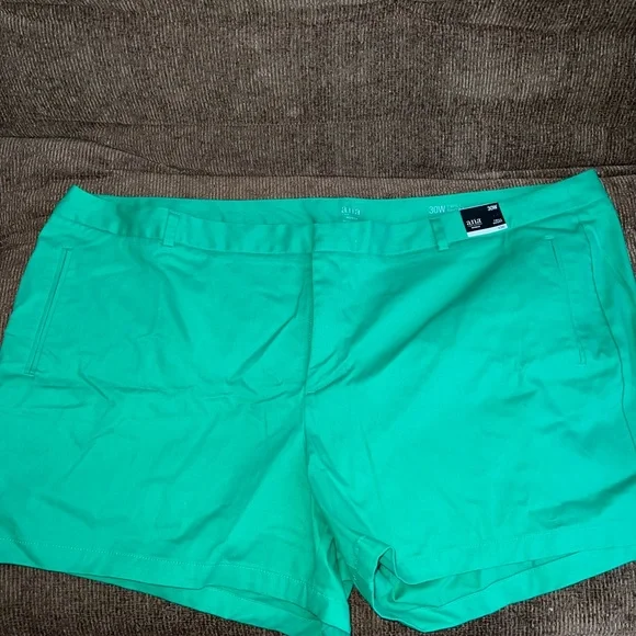 Womens plus size shorts size 30W - Picture 2 of 5
